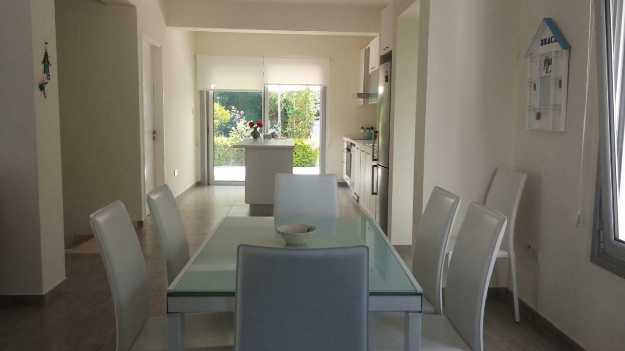 Family Home Protaras Exterior photo
